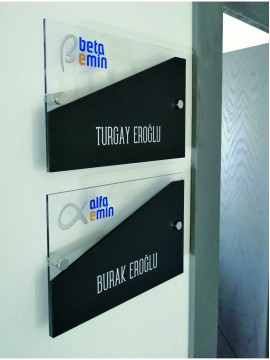 UV Baskı Logolu Kapı İsimliği